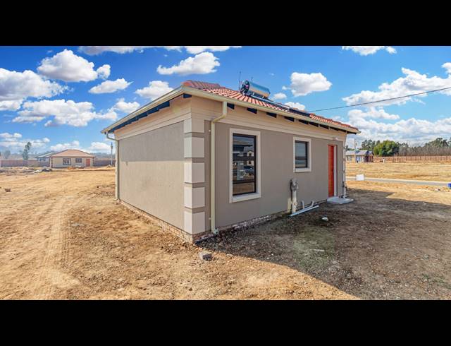 2 BEDROOM FREESTANDING FOR SALE IN KLERKSOORD
